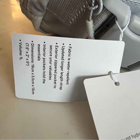 Everywhere Belt Bag - Lululemon - new with tags - Picture 7 of 7